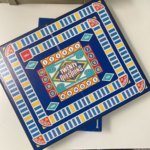 Twenty questions family board game.  The game of People Places and Things. - Picture 3 of 5